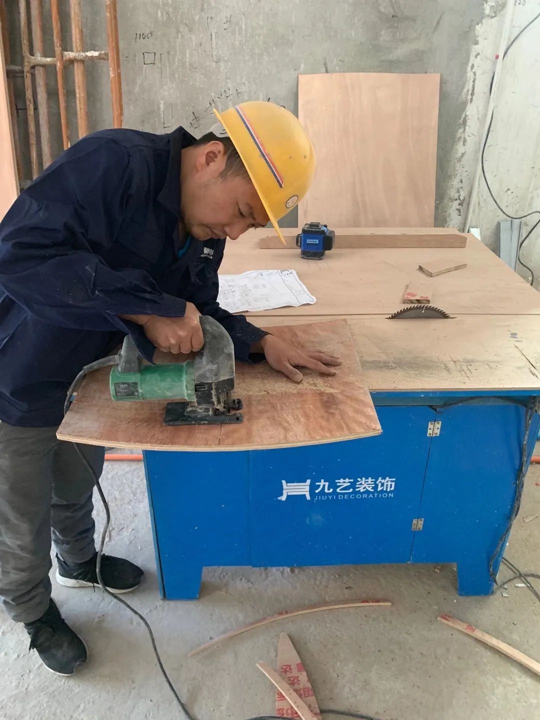 貼磚完成后，木工進場前