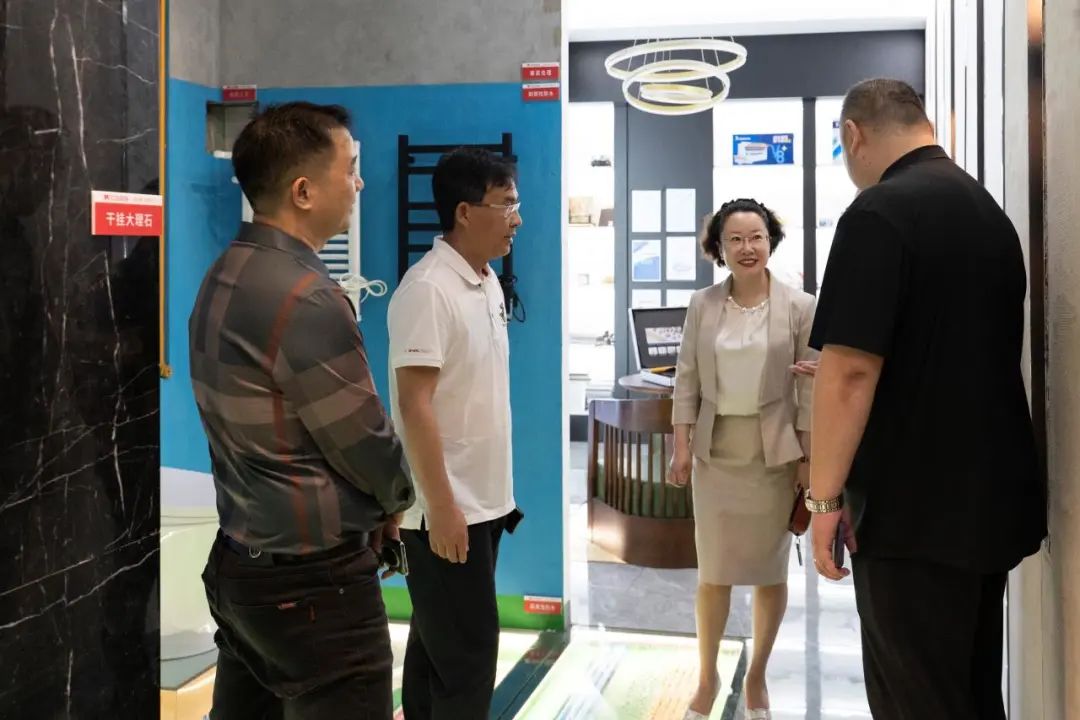 參觀了九藝裝飾工藝展廳
