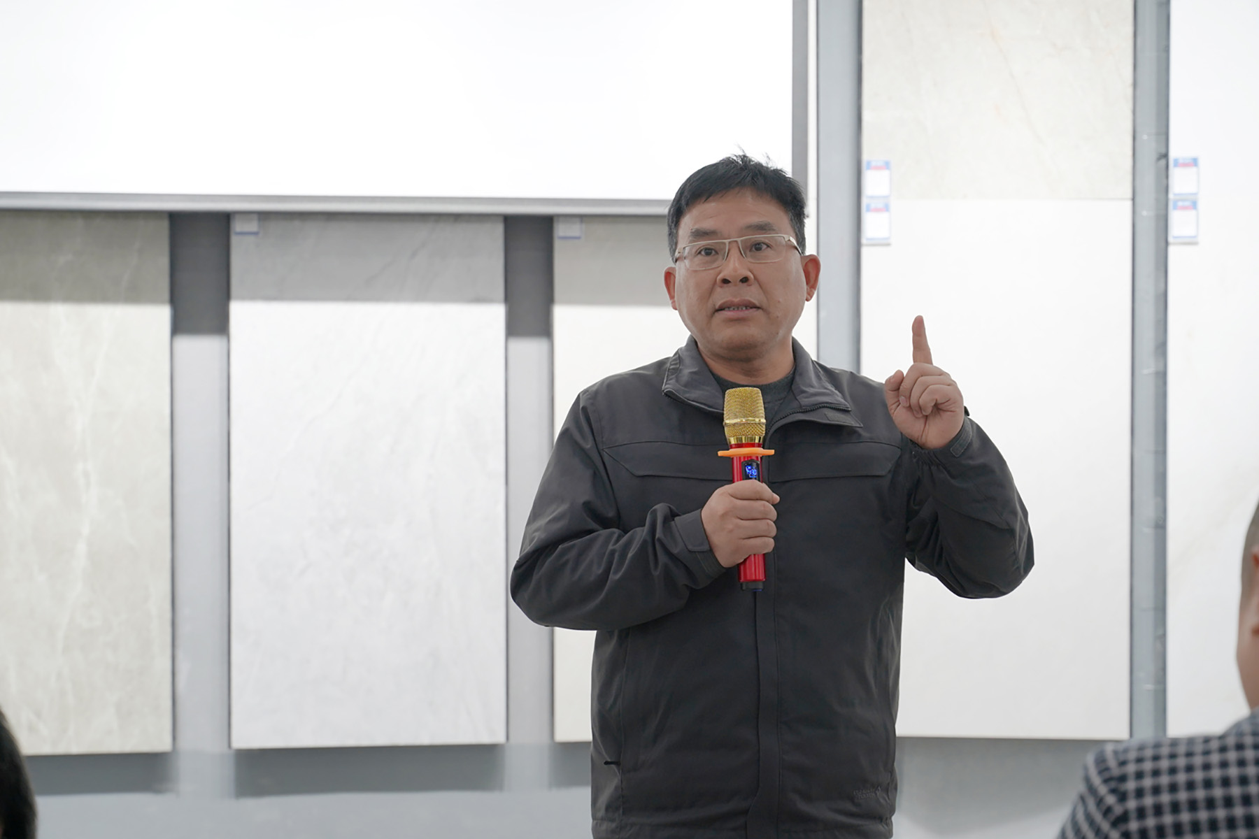 九藝集團總設計師 周總